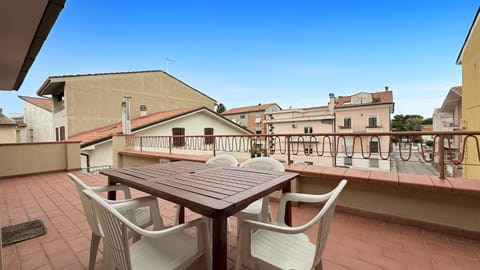 P007 - Porto Recanati, ampio trilocale con parcheggio, vicino al mare Apartment in Porto Recanati