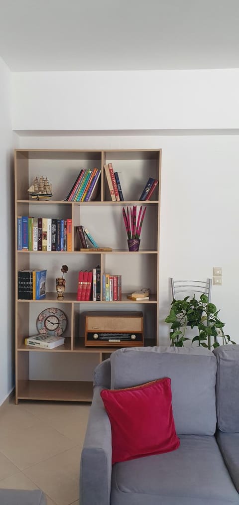 Library, Living room, Seating area