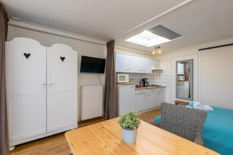 Welcome in - Lichte studio nabij het strand I Zuidstraat 113, Westkapelle Apartment in Westkapelle