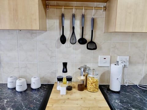 Coffee/tea facilities, Kitchen or kitchenette