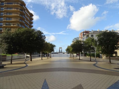 Day, Street view, Location