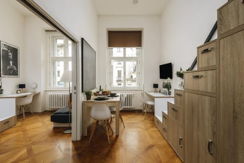 TV and multimedia, Seating area, hair dresser