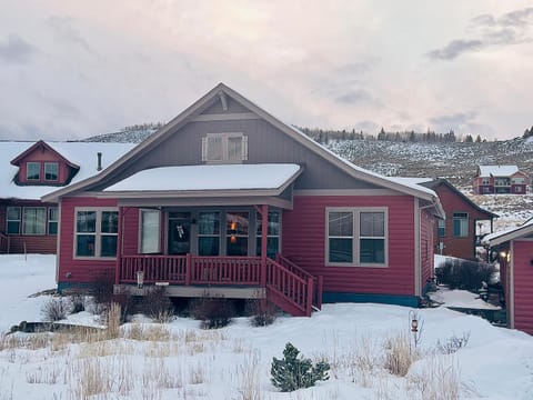 Granby Ranch Ski & Golf Getaway - Pank's Peak House in Granby