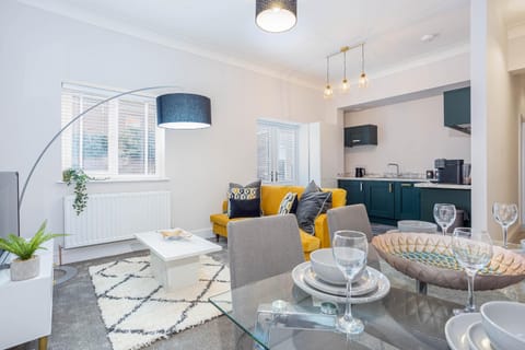 Kitchen or kitchenette, Living room, Dining area, minibar