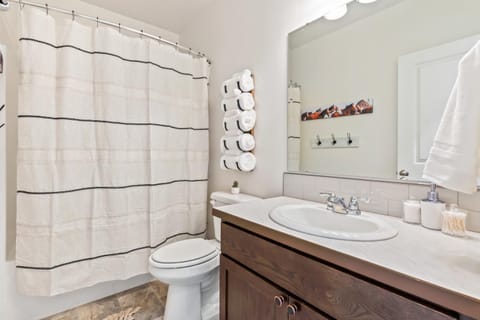 Toilet, Bathroom, Bath