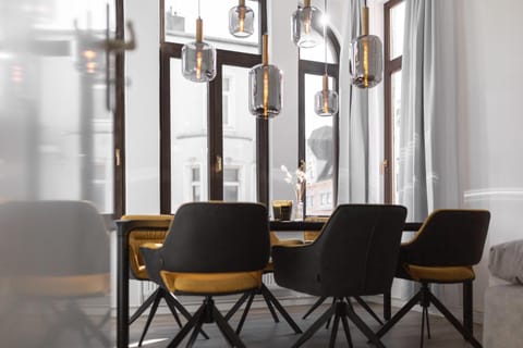 Living room, Seating area, Dining area