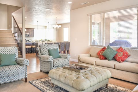 Paradise Village 32 BBQ Grill, Foosball, Pink Pong, Nintendo Switch and a Resort Style Pool and Water Park House in Santa Clara