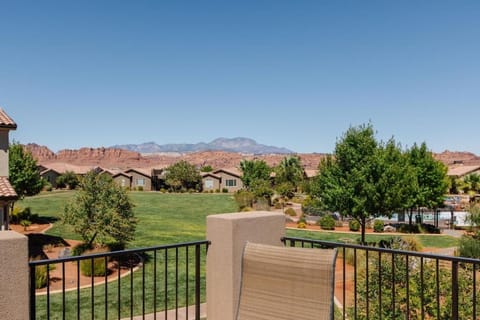 Paradise Village 36 Bunk Beds, BBQ Grill, Community Resort Style Pool and Water Park House in Santa Clara