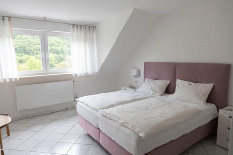 Weinhaus Henerichs Inn in Cochem-Zell