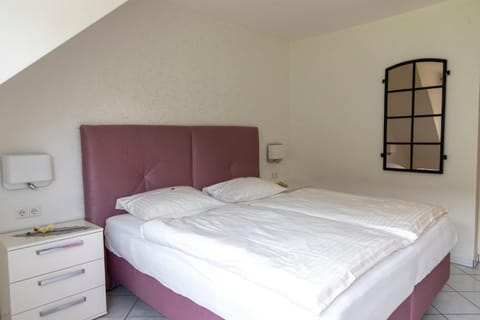 Weinhaus Henerichs Inn in Cochem-Zell