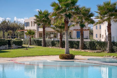 Garden, Swimming pool