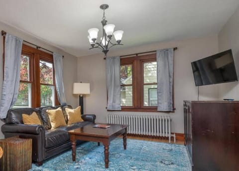 Glencoe-freshly remodeled-pets ok-4 bedrooms-grill House in Minnesota