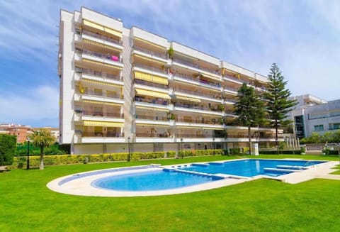 Property building, Garden, Swimming pool