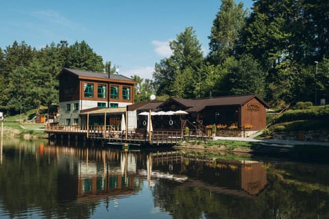 Restaurant/places to eat, Natural landscape