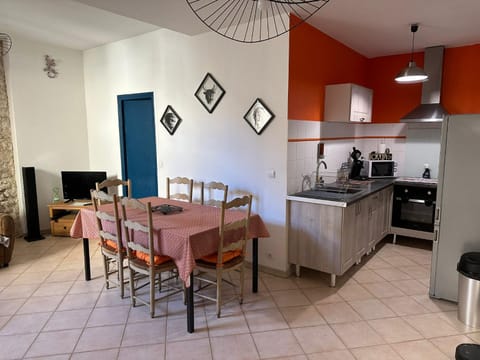 Kitchen or kitchenette, Living room, Dining area