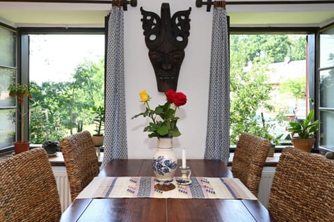 Living room, Dining area, Garden view