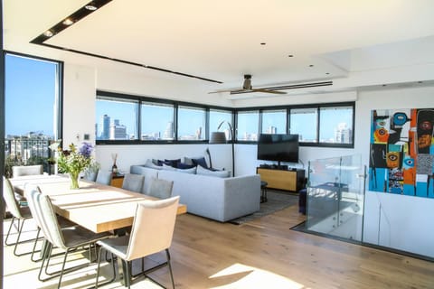 TV and multimedia, Living room, Dining area