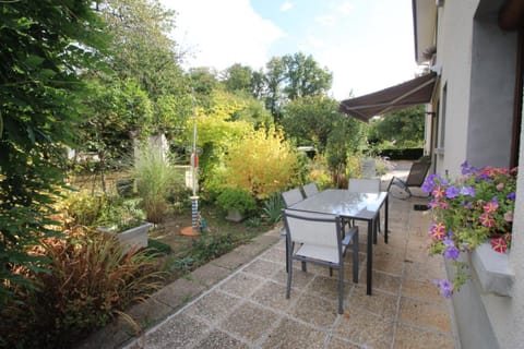 Patio, Garden view