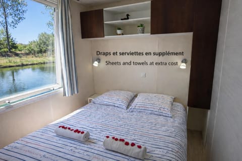 Property building, Bed, Natural landscape, View (from property/room), Photo of the whole room, Bedroom