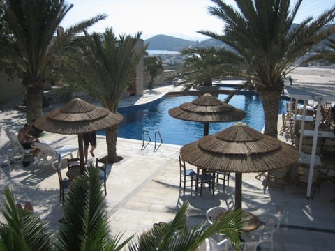 Swimming pool, Swimming pool