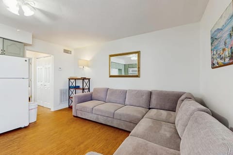 Moonraker 22 House in West Beach