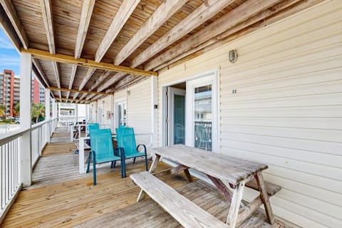 Moonraker 22 House in West Beach