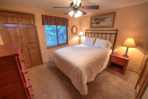 Trapper Condo Unit 7 House in West Yellowstone