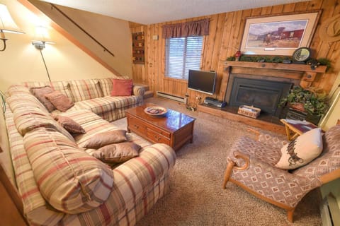 Trapper Condo Unit 3 House in West Yellowstone