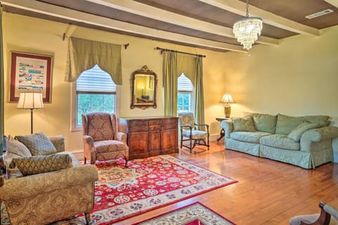 Vintage Louisiana Vacation Rental Home House in False River