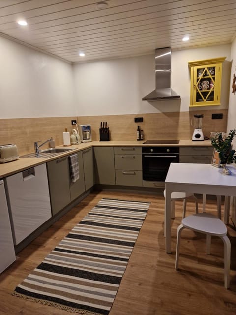 dishwasher, minibar, pet friendly, kitchen