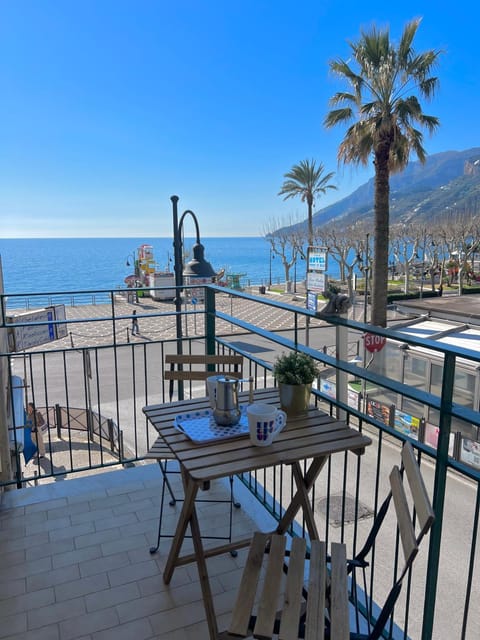 Day, View (from property/room), Balcony/Terrace, Dining area, Beach, Sea view