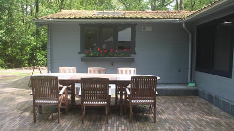 Patio, Garden, Dining area, Garden view