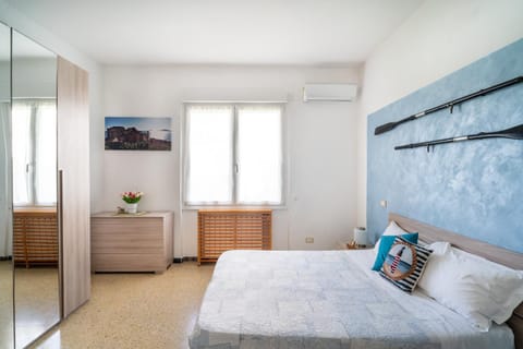 Bed, Photo of the whole room, Bedroom, wardrobe, air conditioner