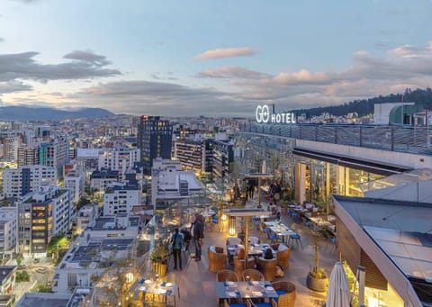 Restaurant/places to eat, Neighbourhood, Balcony/Terrace, City view, Mountain view