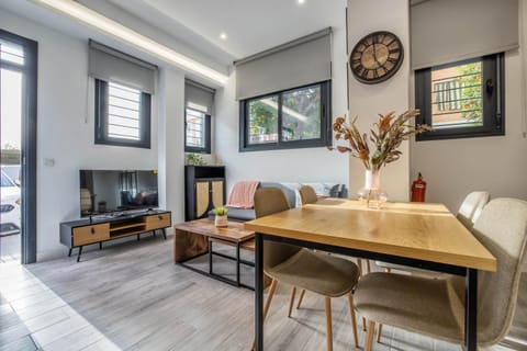 TV and multimedia, Kitchen or kitchenette, Living room, Dining area