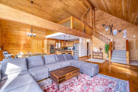 Beautiful Chalet, mins to Hunter/Windham slopes Chalet in Capital District, NY, USA