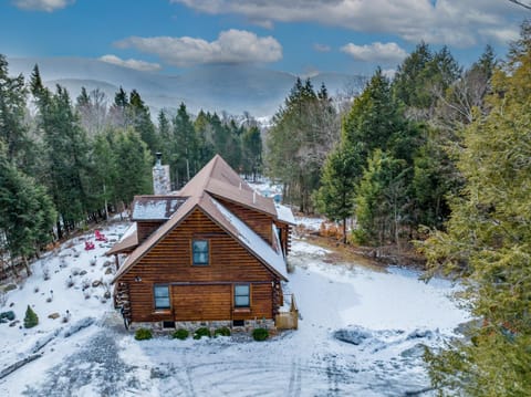 Beautiful Chalet, mins to Hunter/Windham slopes Chalet in Capital District, NY, USA