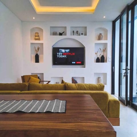Communal lounge/ TV room