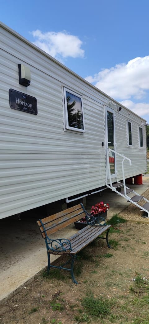 Billing Aquadrome ,3 bedrooms caravan Apartment in Northampton