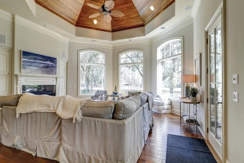 Vacation Home 2 Kings 7 Queens 2 Sleeper Sofas Bikes & Beach Gear Included House in Hilton Head Island