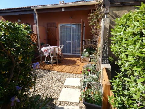 Patio, Garden, Garden view