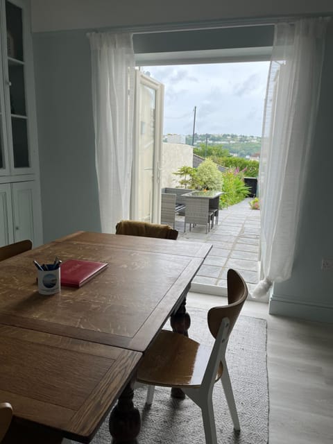 Tŷ Glas, Fishguard, Ideal for beach, coastal path and town! House in Fishguard