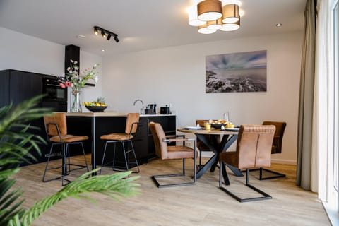 Kitchen or kitchenette, Living room, Seating area