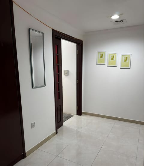 Corniche Street - For Males "Peaceful Bed Space" Hostel in Abu Dhabi