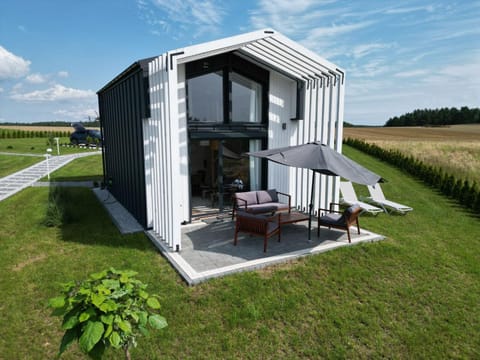 Property building, Garden, Balcony/Terrace