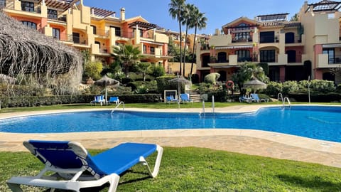 Property building, Day, Garden view, Pool view, Swimming pool, Swimming pool, sunbed