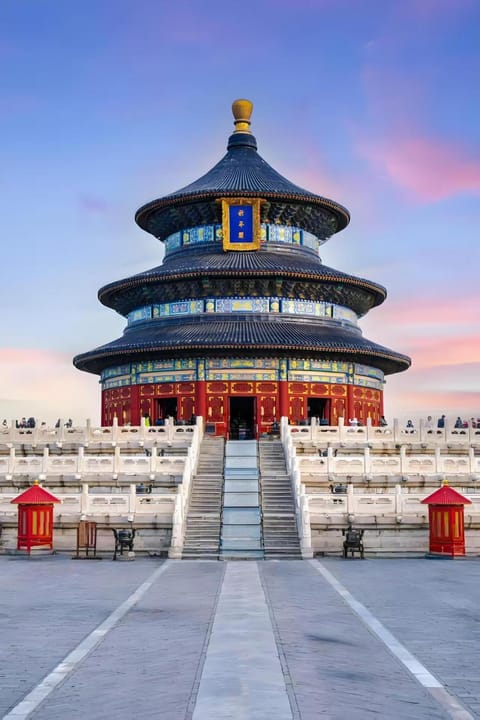 Nearby landmark, Day, Landmark view
