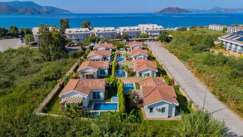 Property building, Natural landscape, Sea view, Street view