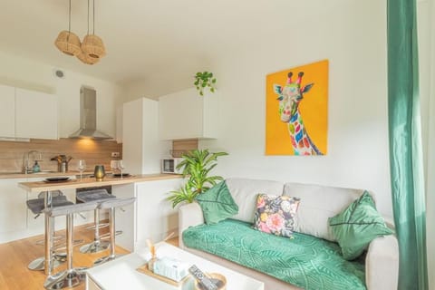 ZenBNB / Safari / 3 Personnes / 5 secondes du Tram Apartment in Annemasse