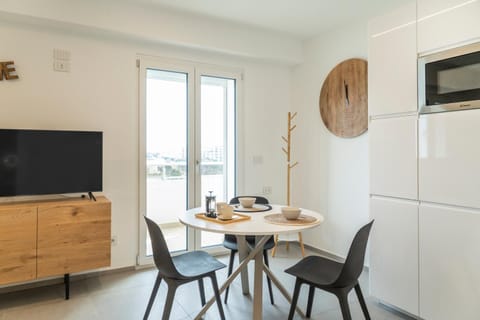 TV and multimedia, Dining area